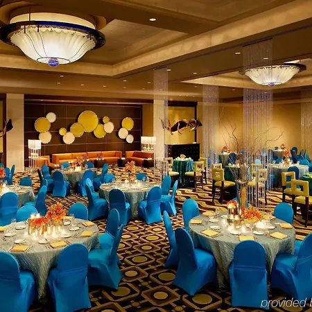 Renaissance Phoenix Downtown Hotel 